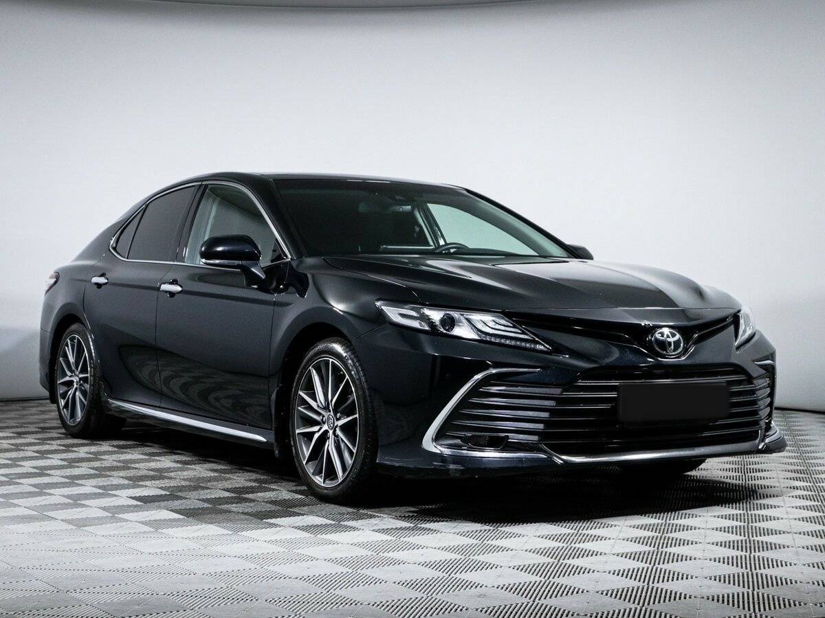 Toyota Camry с пробегом — 2023 год. Фото: #2