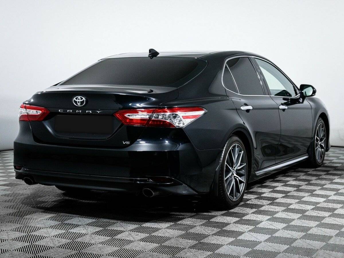 Toyota Camry с пробегом — 2023 год. Фото: #4