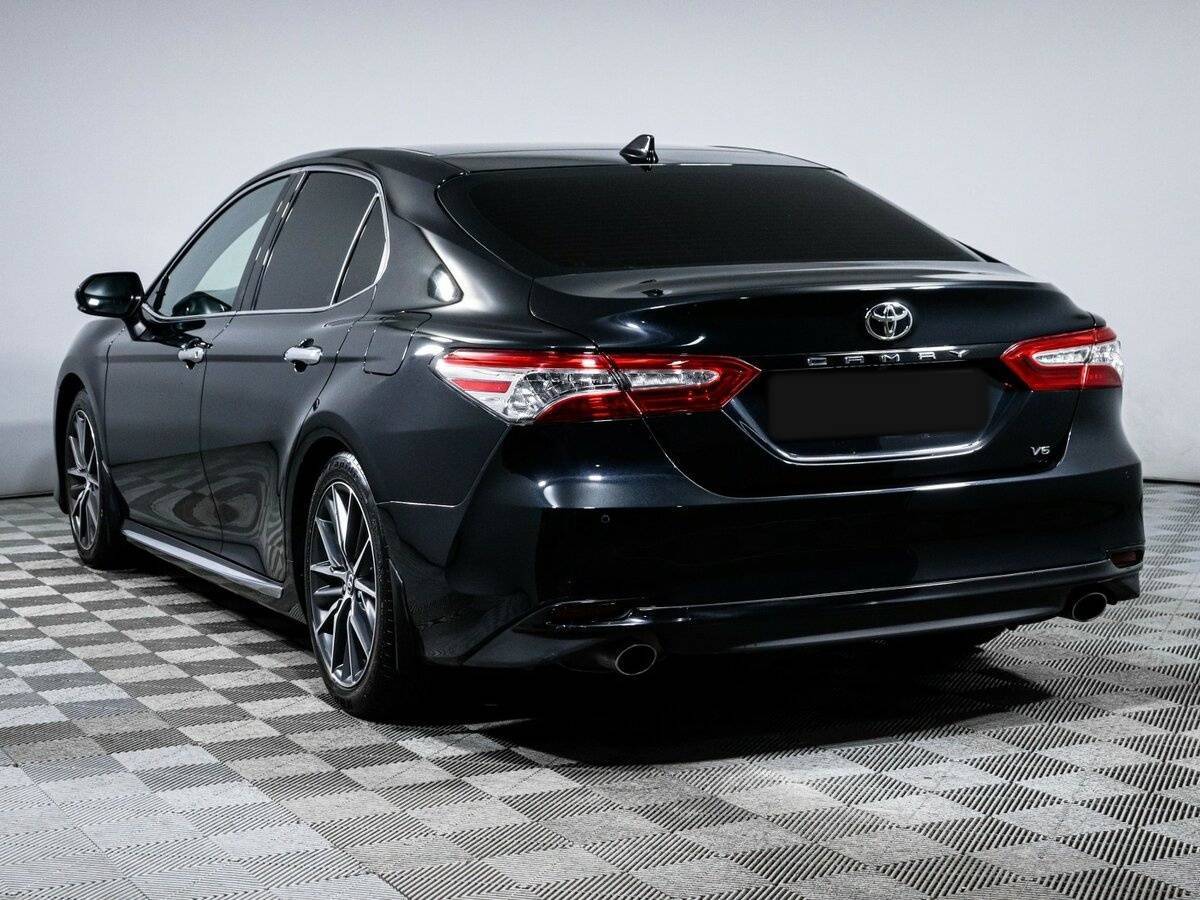 Toyota Camry с пробегом — 2023 год. Фото: #6