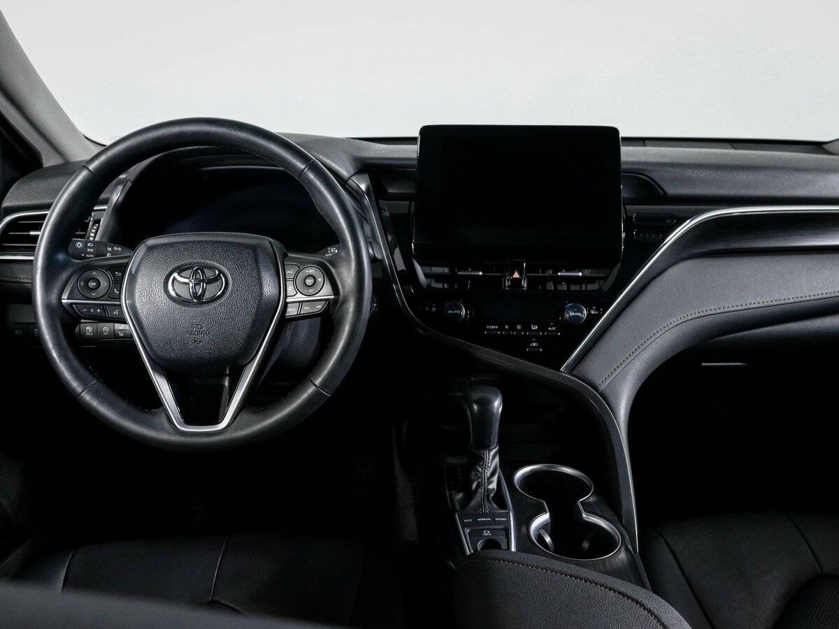 Toyota Camry с пробегом — 2023 год. Фото: #11