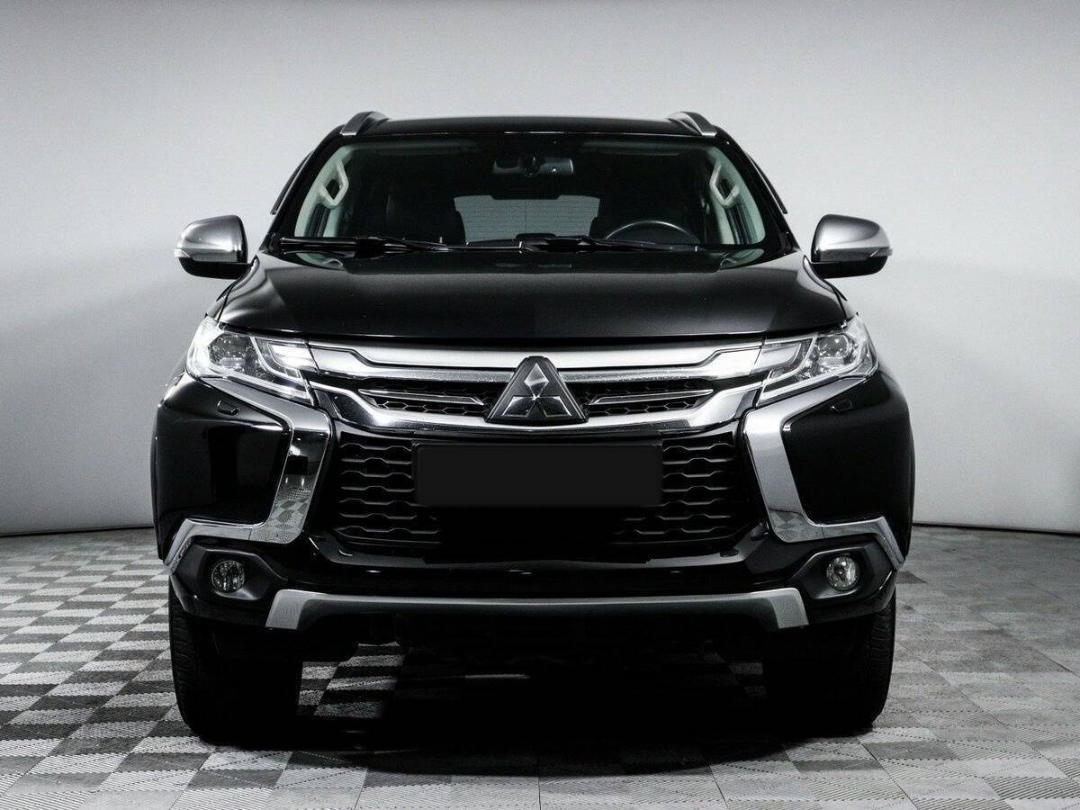 Mitsubishi Pajero Sport с пробегом — 2020 год. Фото: #1