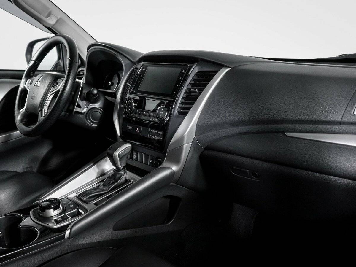 Mitsubishi Pajero Sport с пробегом — 2020 год. Фото: #6