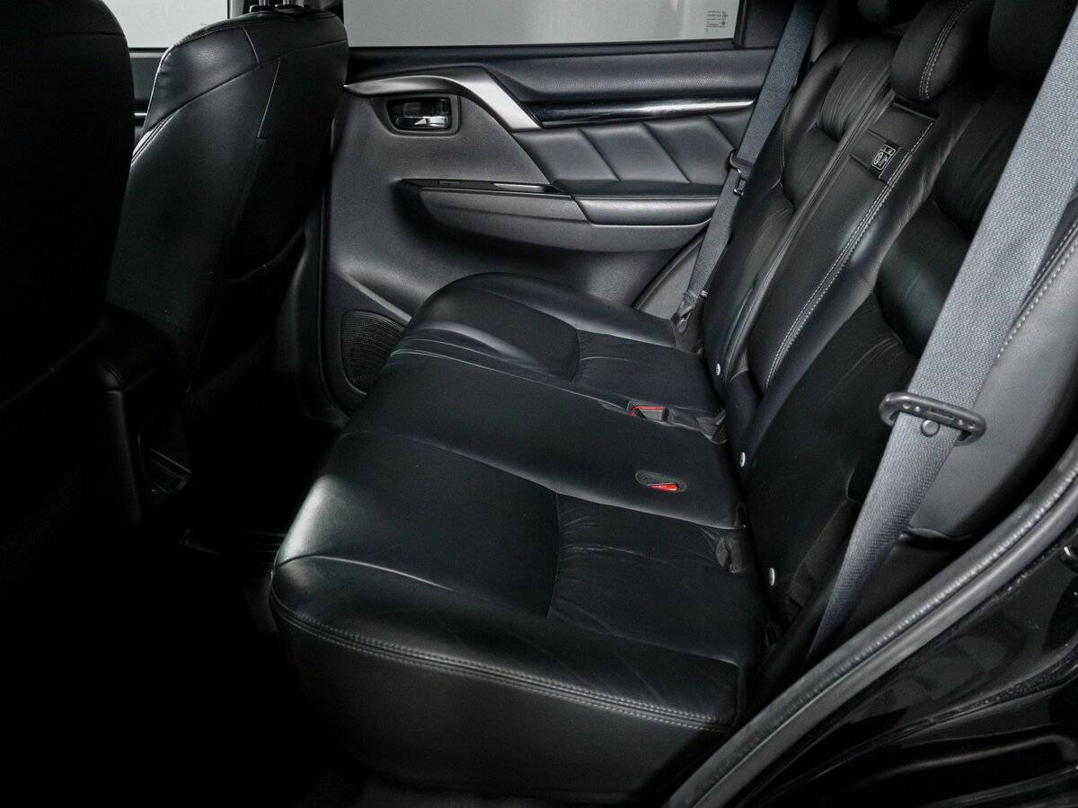 Mitsubishi Pajero Sport с пробегом — 2020 год. Фото: #7