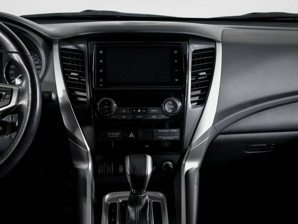 Mitsubishi Pajero Sport с пробегом — 2020 год. Фото: #10