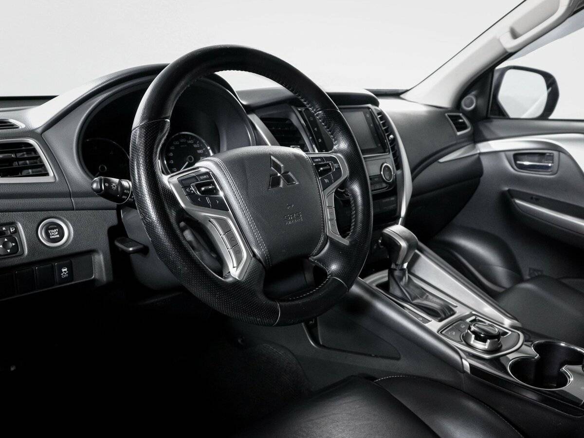 Mitsubishi Pajero Sport с пробегом — 2020 год. Фото: #11