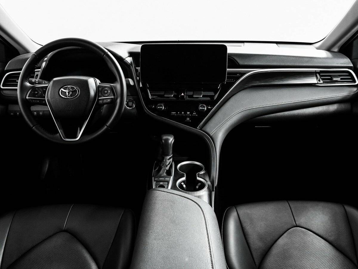 Toyota Camry с пробегом — 2023 год. Фото: #10