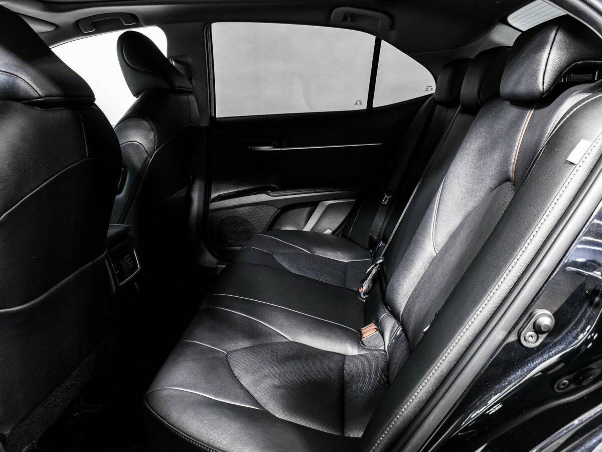 Toyota Camry с пробегом — 2023 год. Фото: #13