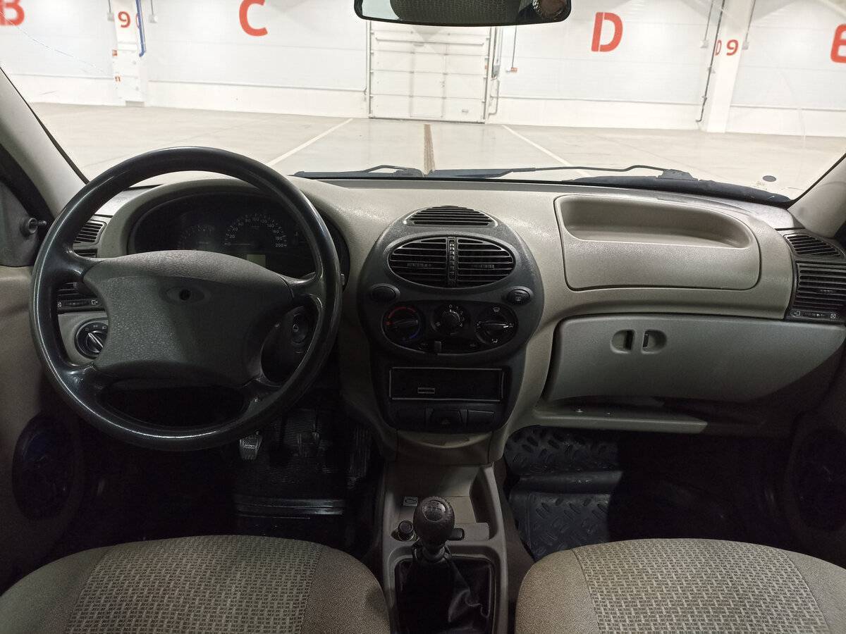 Lada (ВАЗ) Kalina с пробегом — 2011 год. Фото: #13