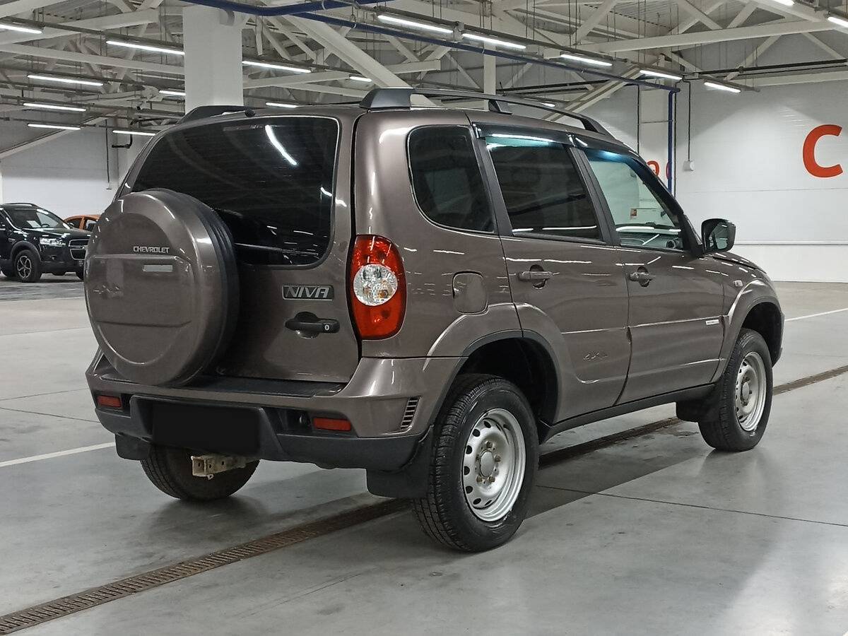 Chevrolet Niva с пробегом — 2013 год. Фото: #4