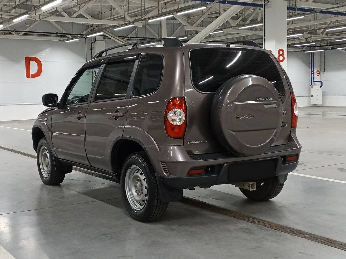 Chevrolet Niva с пробегом — 2013 год. Фото: #6