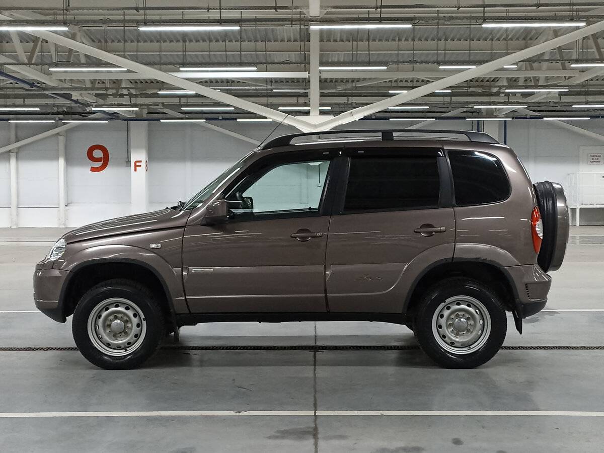 Chevrolet Niva с пробегом — 2013 год. Фото: #7