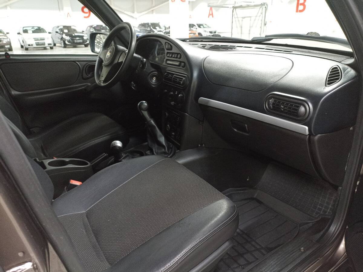 Chevrolet Niva с пробегом — 2013 год. Фото: #10