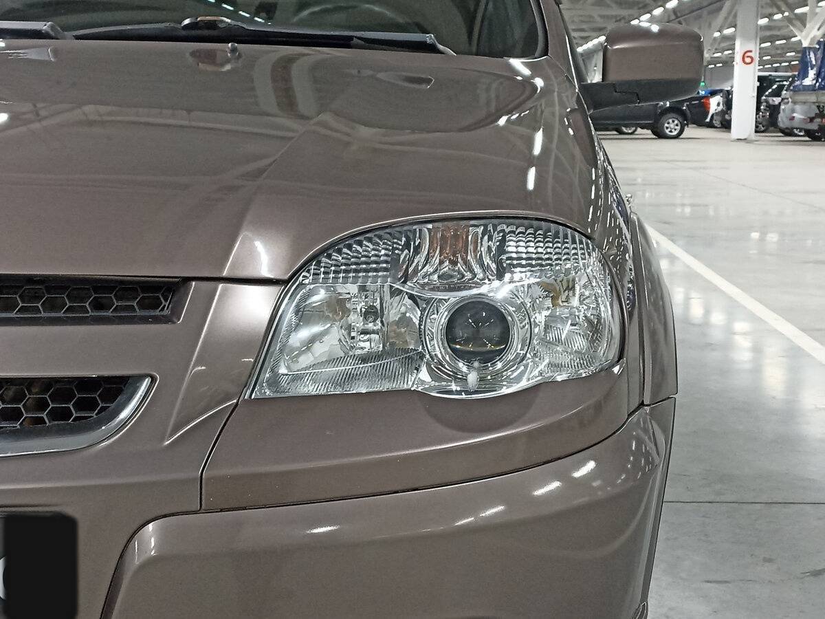 Chevrolet Niva с пробегом — 2013 год. Фото: #16