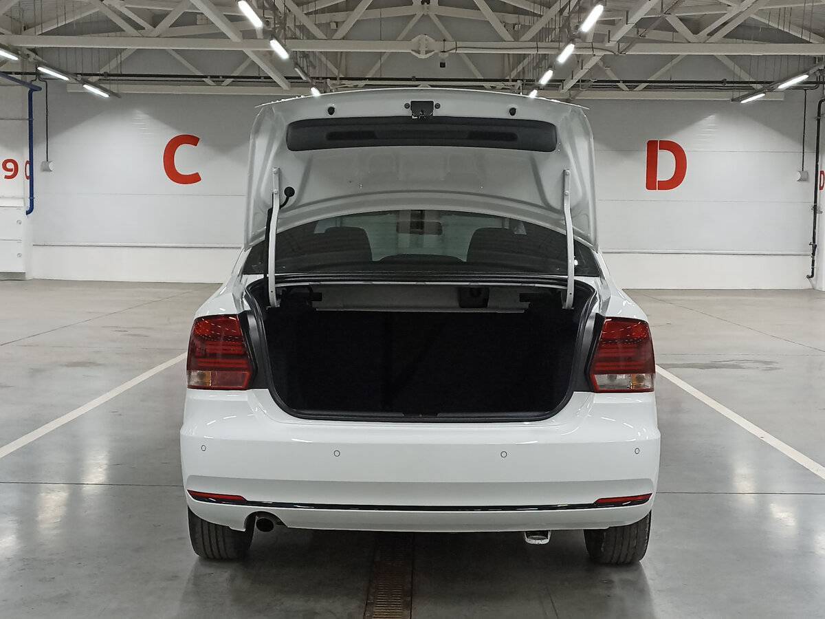Volkswagen Polo с пробегом — 2018 год. Фото: #9