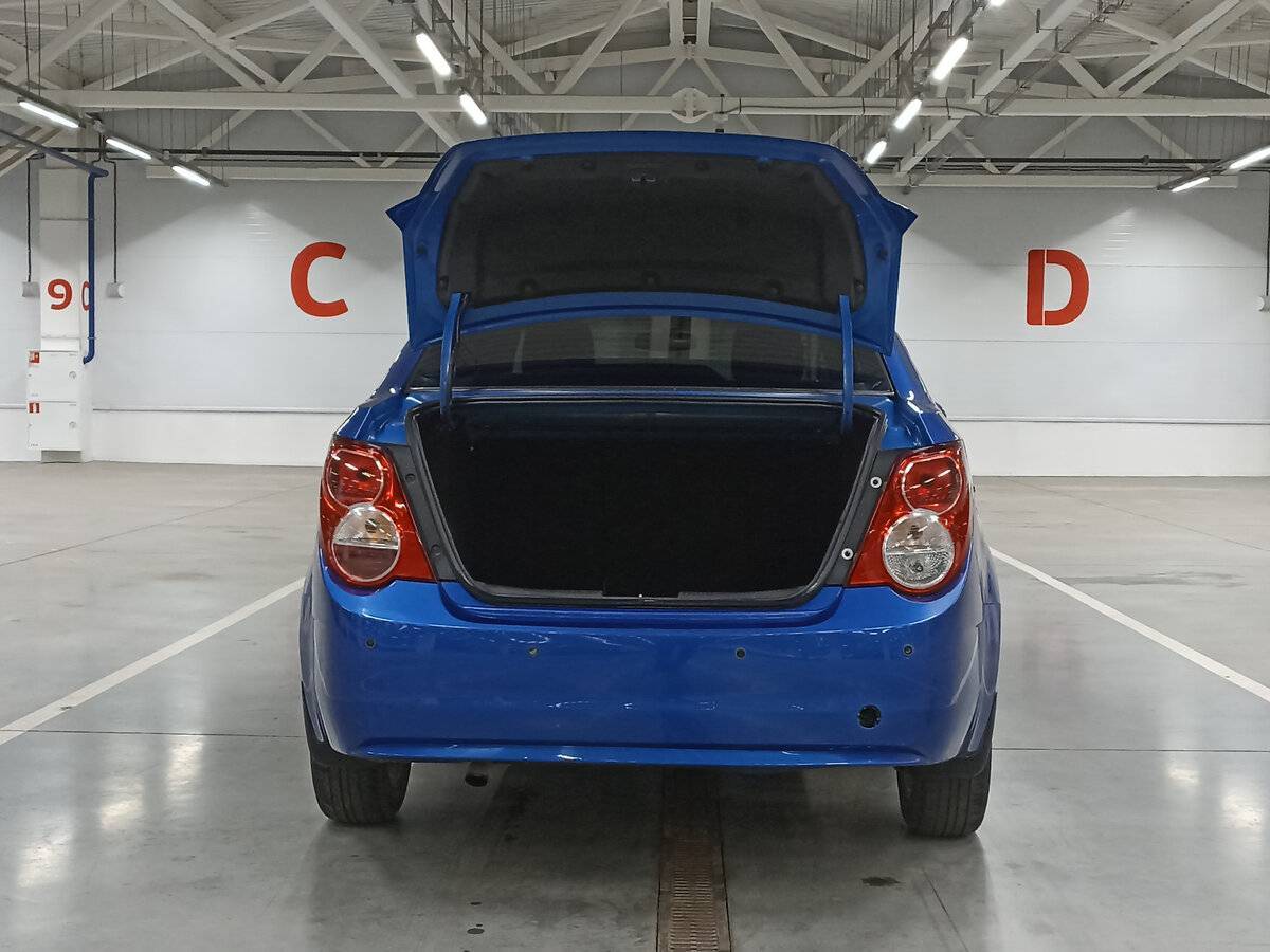 Chevrolet Aveo с пробегом — 2012 год. Фото: #9