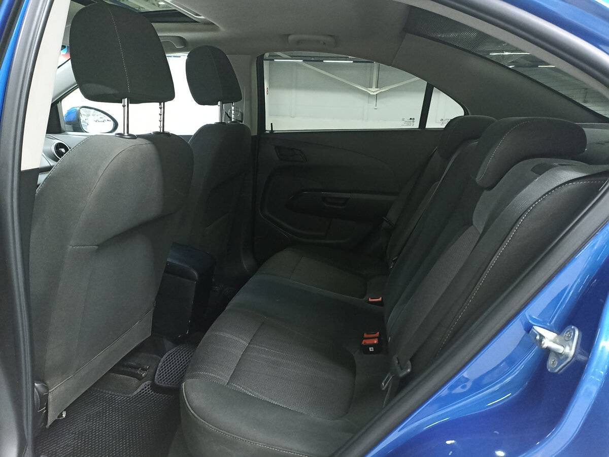 Chevrolet Aveo с пробегом — 2012 год. Фото: #11