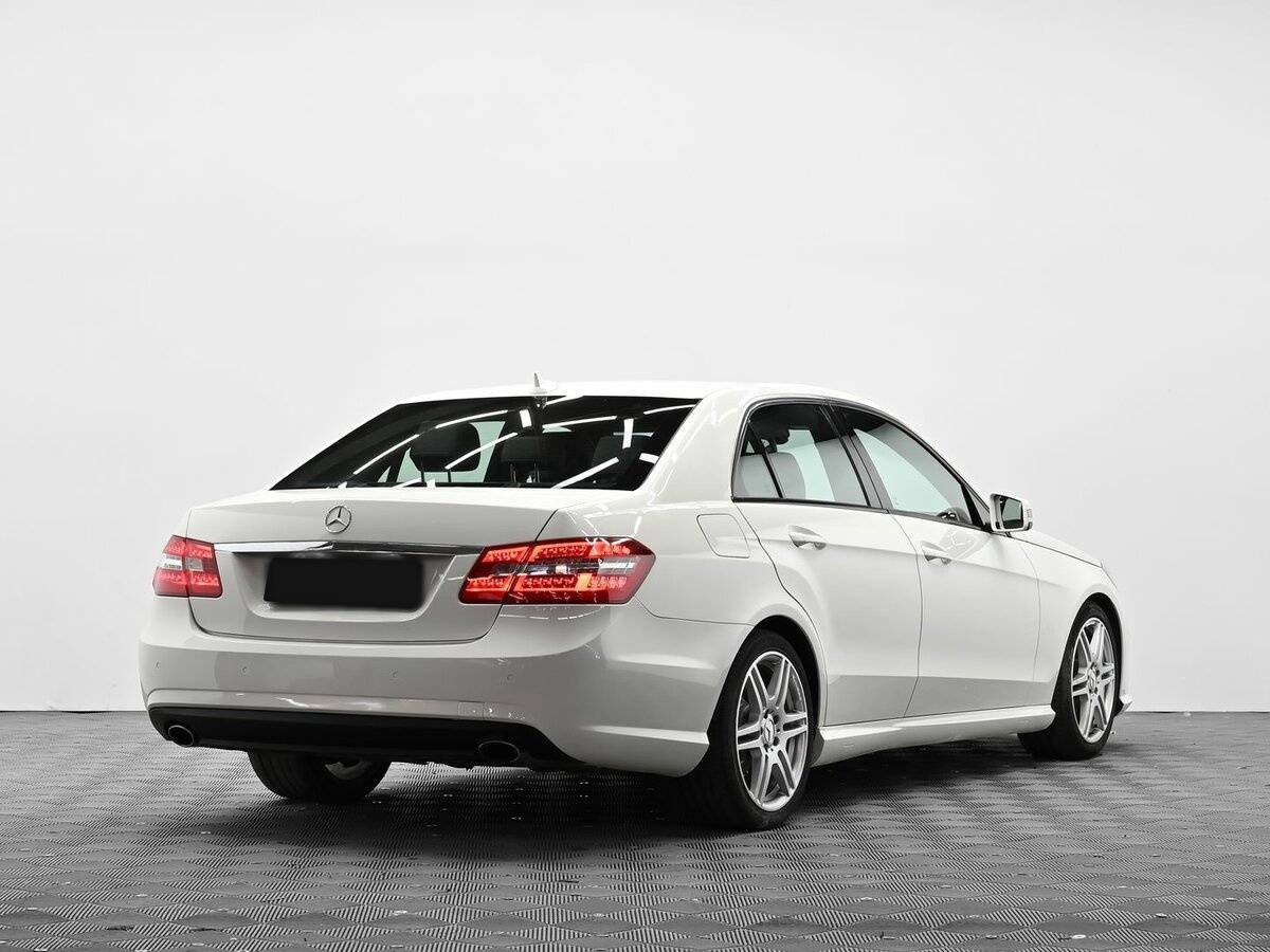 Mercedes-Benz E-Класс с пробегом — 2011 год. Фото: #3