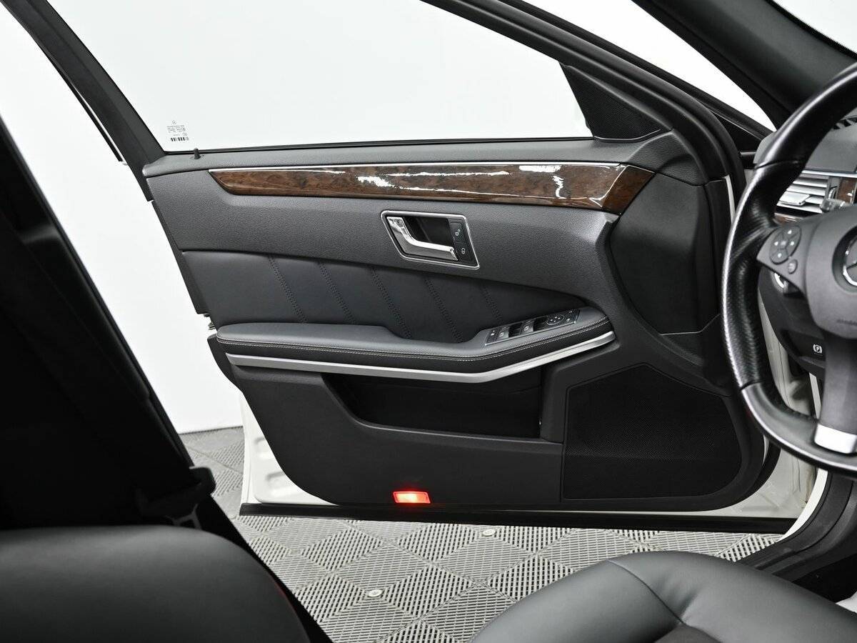 Mercedes-Benz E-Класс с пробегом — 2011 год. Фото: #5