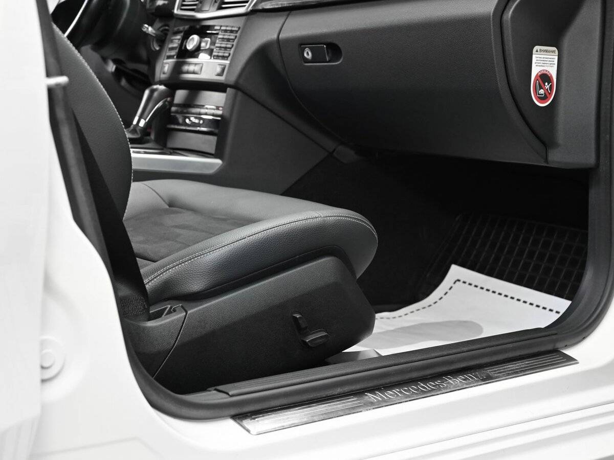 Mercedes-Benz E-Класс с пробегом — 2011 год. Фото: #12