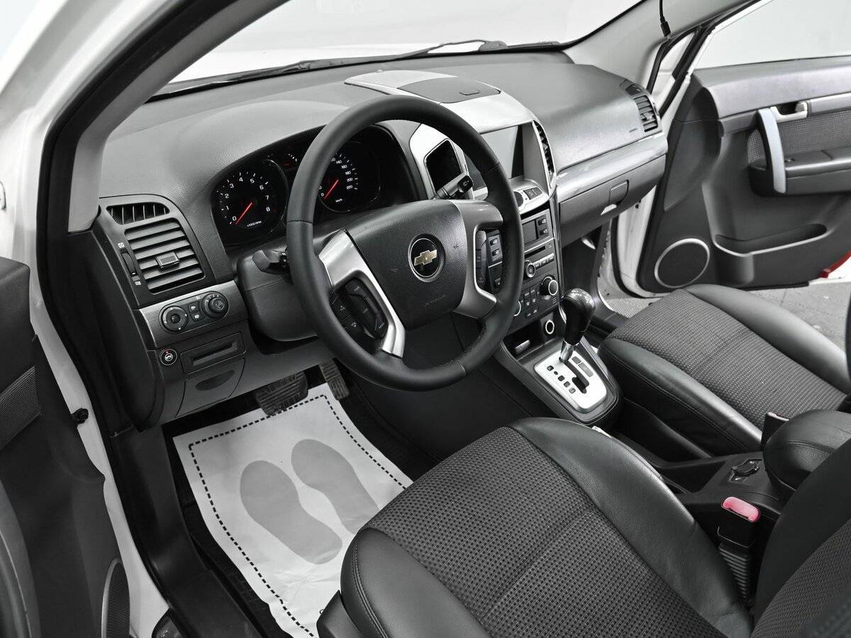 Chevrolet Captiva с пробегом — 2011 год. Фото: #6