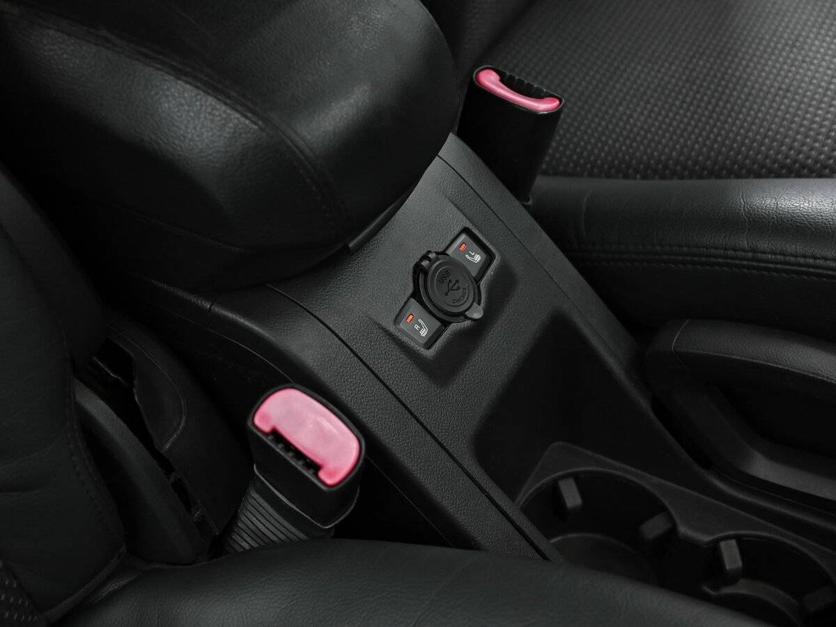 Chevrolet Captiva с пробегом — 2011 год. Фото: #9