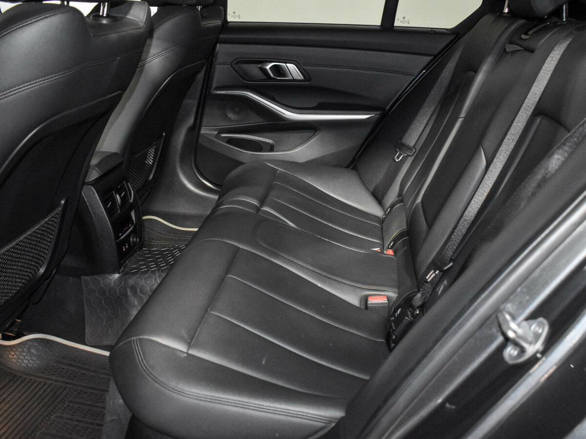 BMW 3 серии с пробегом — 2019 год. Фото: #10