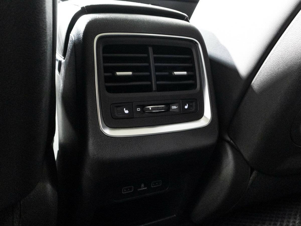 Geely Atlas Pro с пробегом — 2024 год. Фото: #22