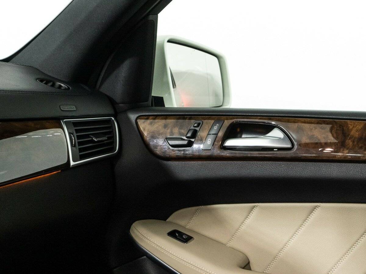 Mercedes-Benz GL-Класс с пробегом — 2014 год. Фото: #18