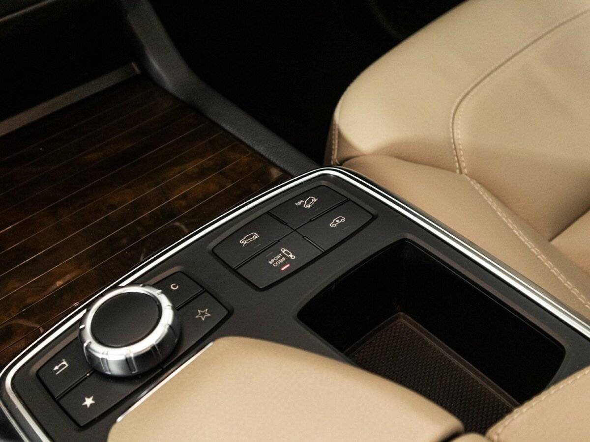 Mercedes-Benz GL-Класс с пробегом — 2014 год. Фото: #23