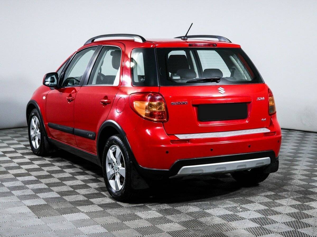 Suzuki SX4 с пробегом — 2010 год. Фото: #6