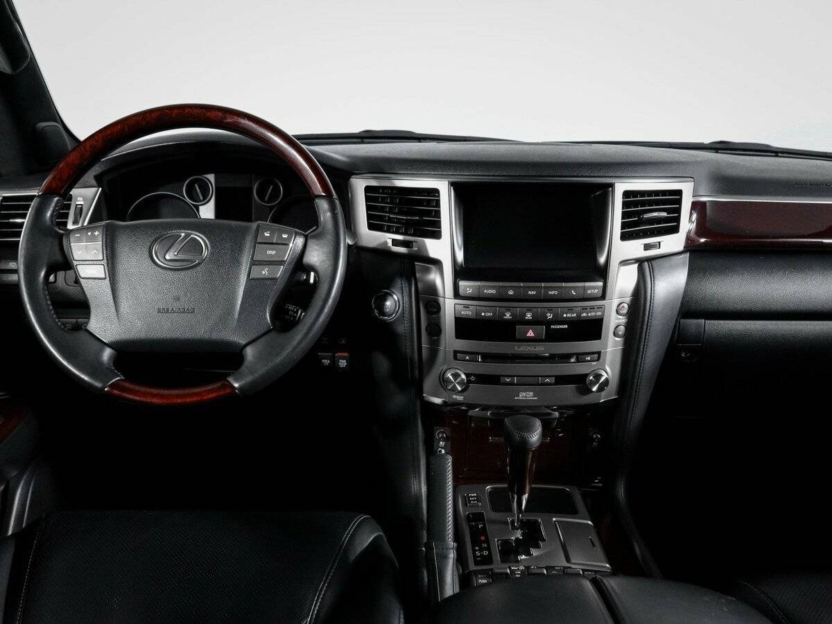 Lexus LX с пробегом — 2013 год. Фото: #11