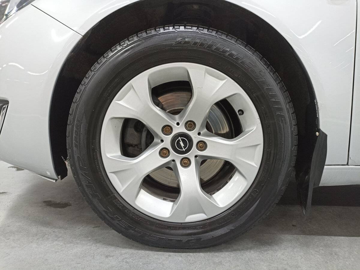 Opel Insignia с пробегом — 2014 год. Фото: #17