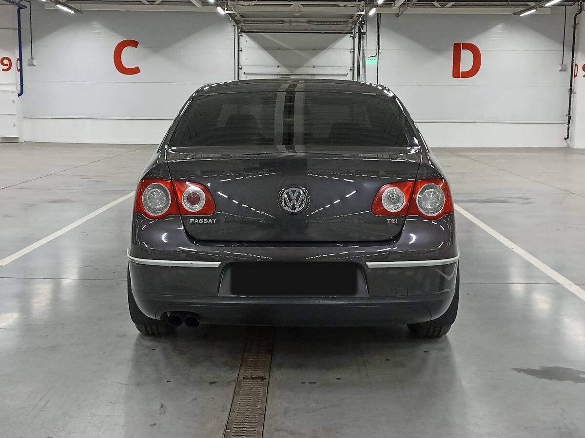 Volkswagen Passat с пробегом — 2010 год. Фото: #5