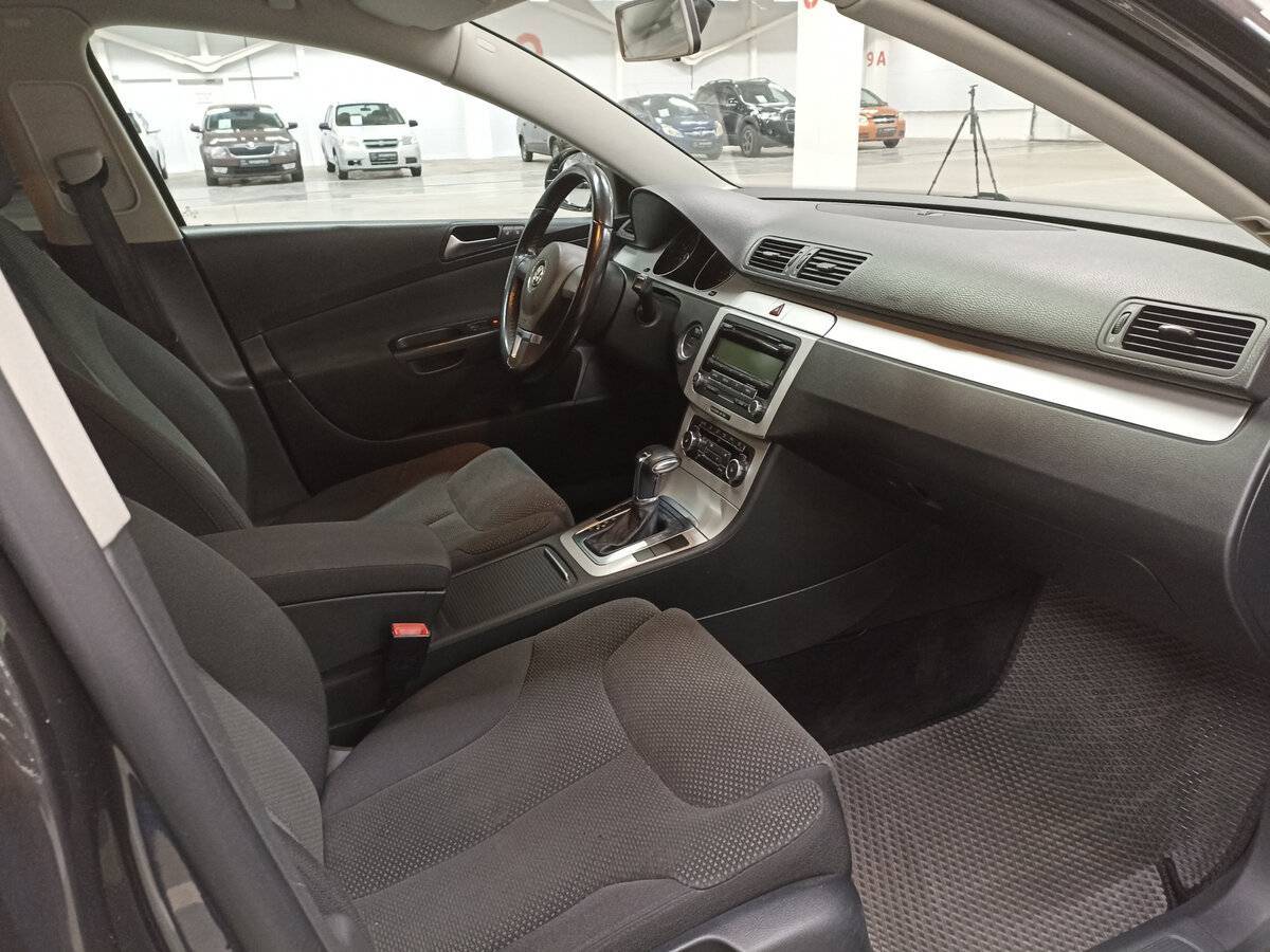 Volkswagen Passat с пробегом — 2010 год. Фото: #10