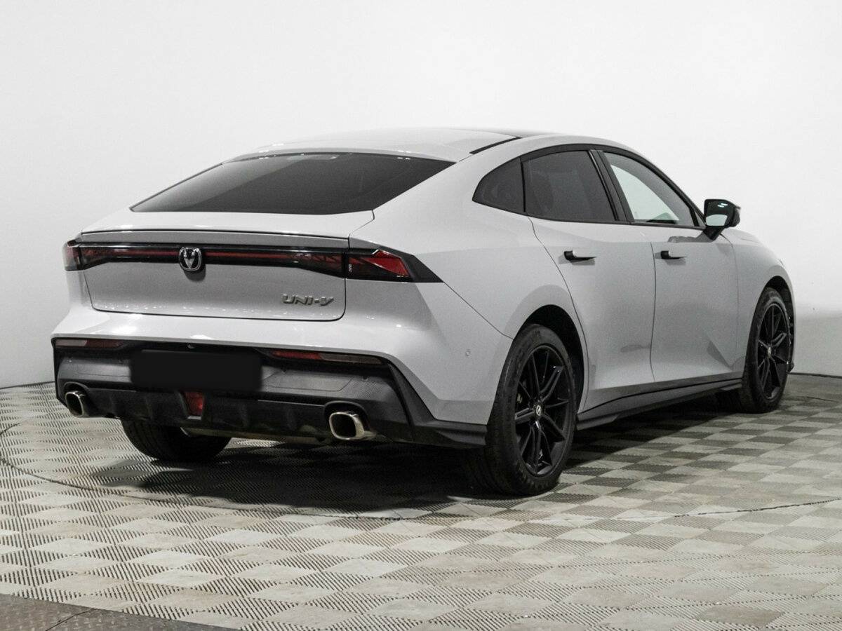 Changan UNI-V с пробегом — 2023 год. Фото: #4