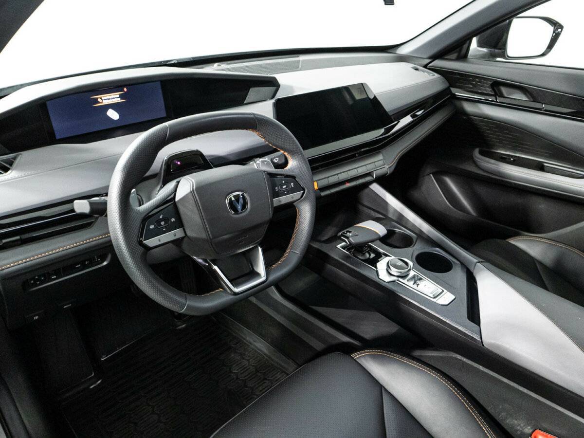 Changan UNI-V с пробегом — 2023 год. Фото: #10