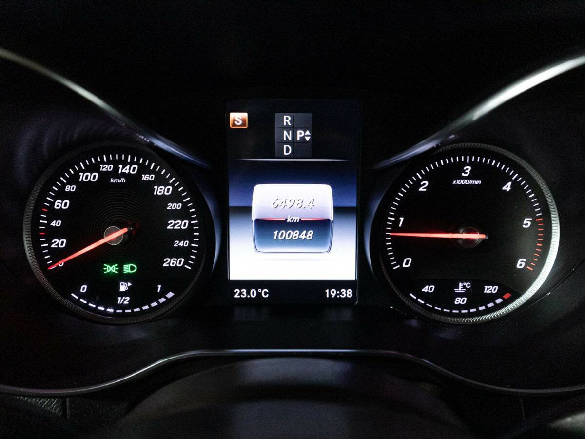 Mercedes-Benz GLC с пробегом — 2017 год. Фото: #11