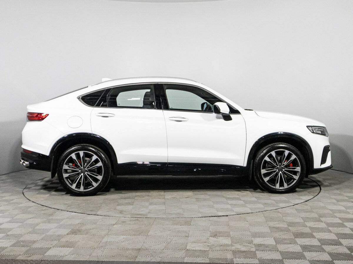 Geely Tugella с пробегом — 2024 год. Фото: #3