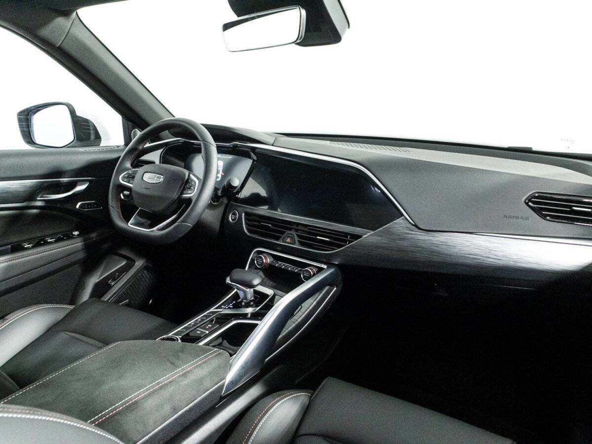 Geely Tugella с пробегом — 2024 год. Фото: #8