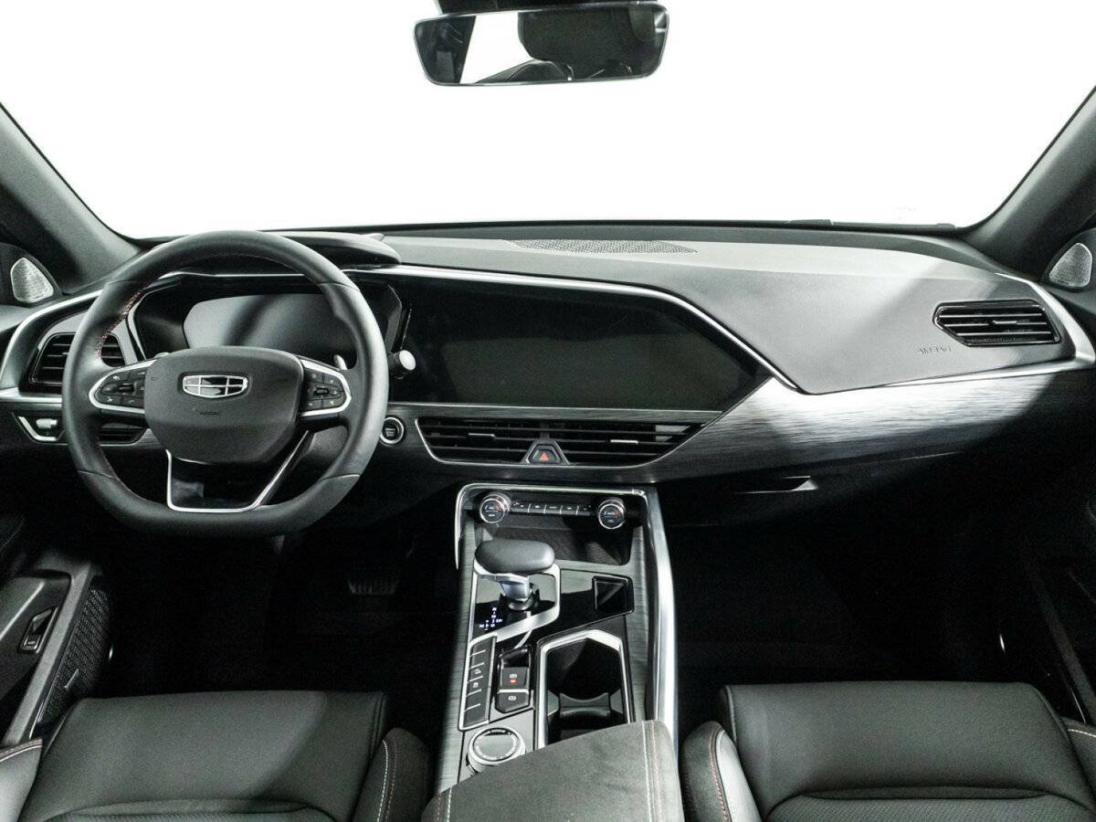 Geely Tugella с пробегом — 2024 год. Фото: #12