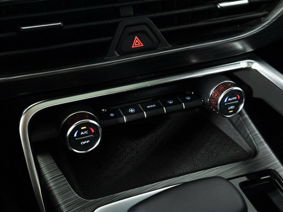 Geely Tugella с пробегом — 2024 год. Фото: #23