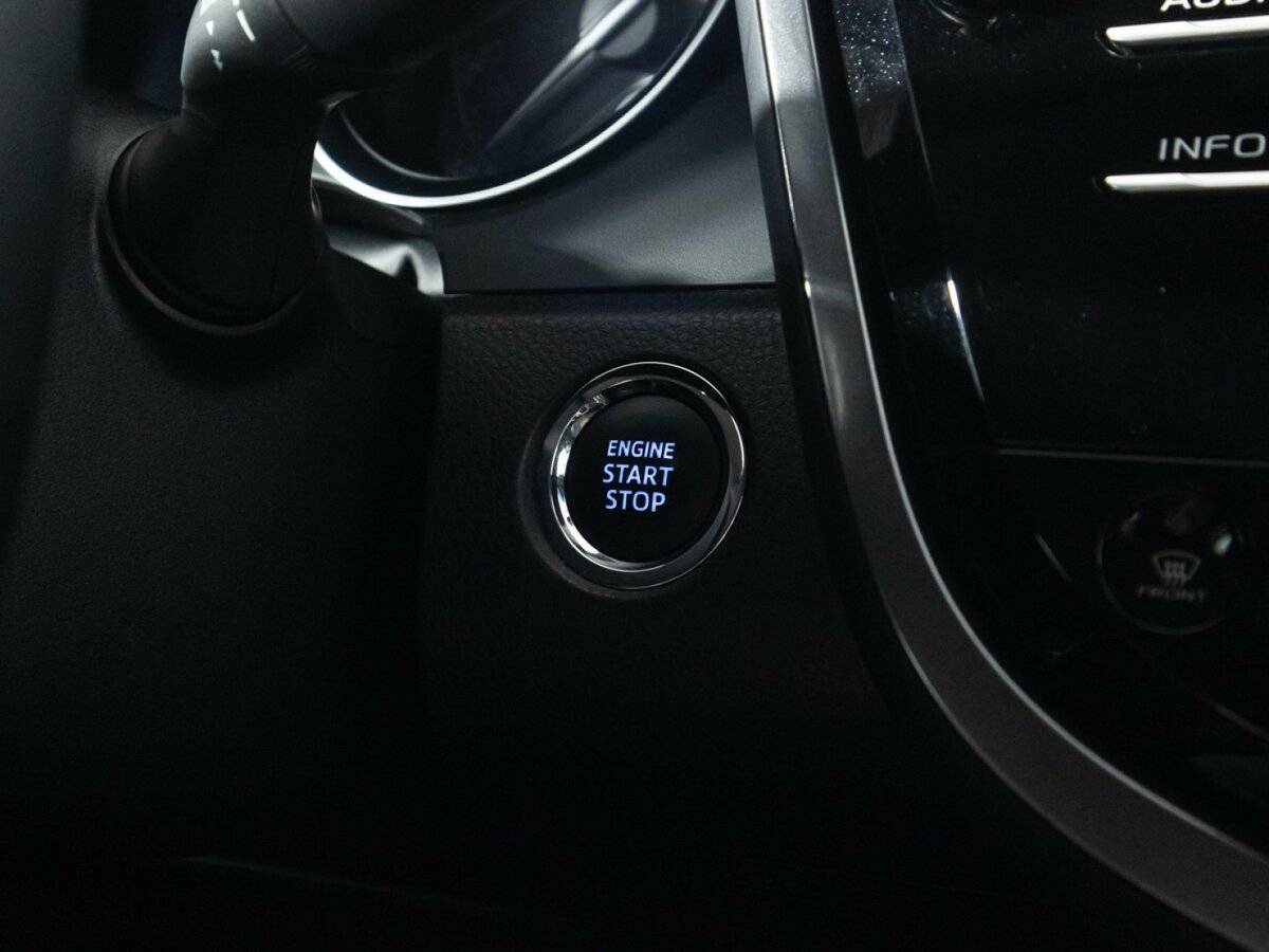 Toyota Camry с пробегом — 2019 год. Фото: #16