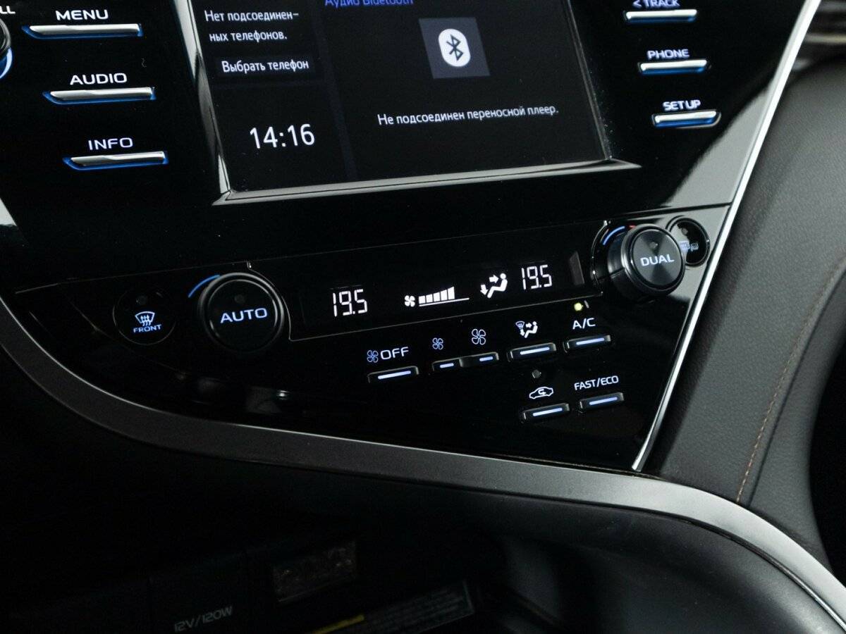 Toyota Camry с пробегом — 2019 год. Фото: #18