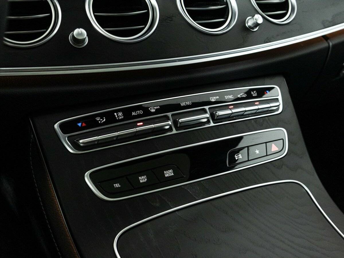 Mercedes-Benz E-Класс с пробегом — 2021 год. Фото: #23