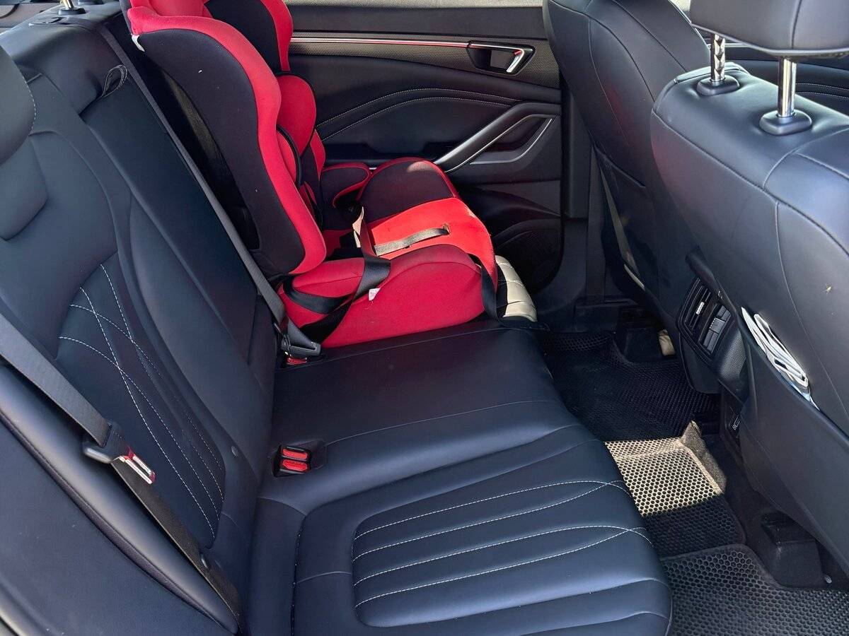 FAW Bestune T55 с пробегом — 2023 год. Фото: #23