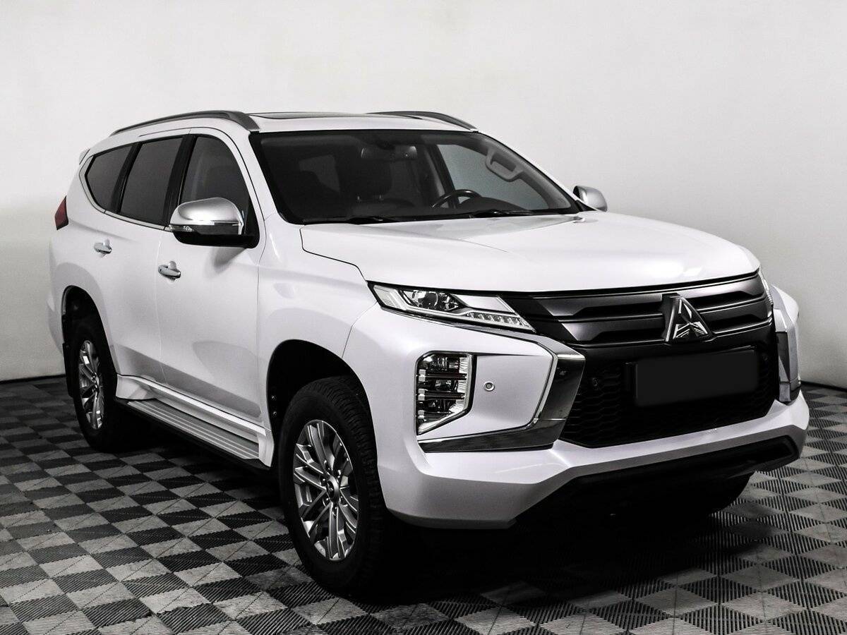 Mitsubishi Pajero Sport с пробегом — 2020 год. Фото: #2