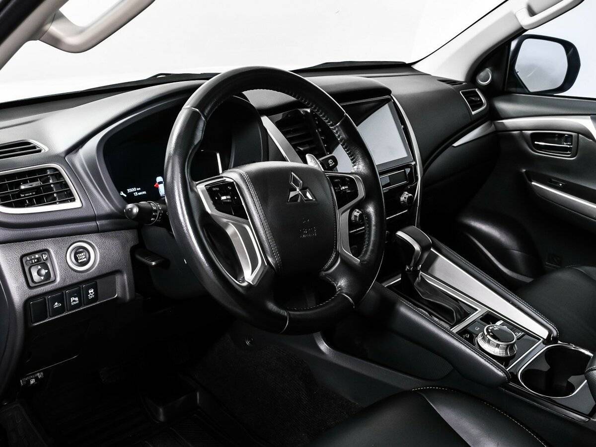 Mitsubishi Pajero Sport с пробегом — 2020 год. Фото: #11