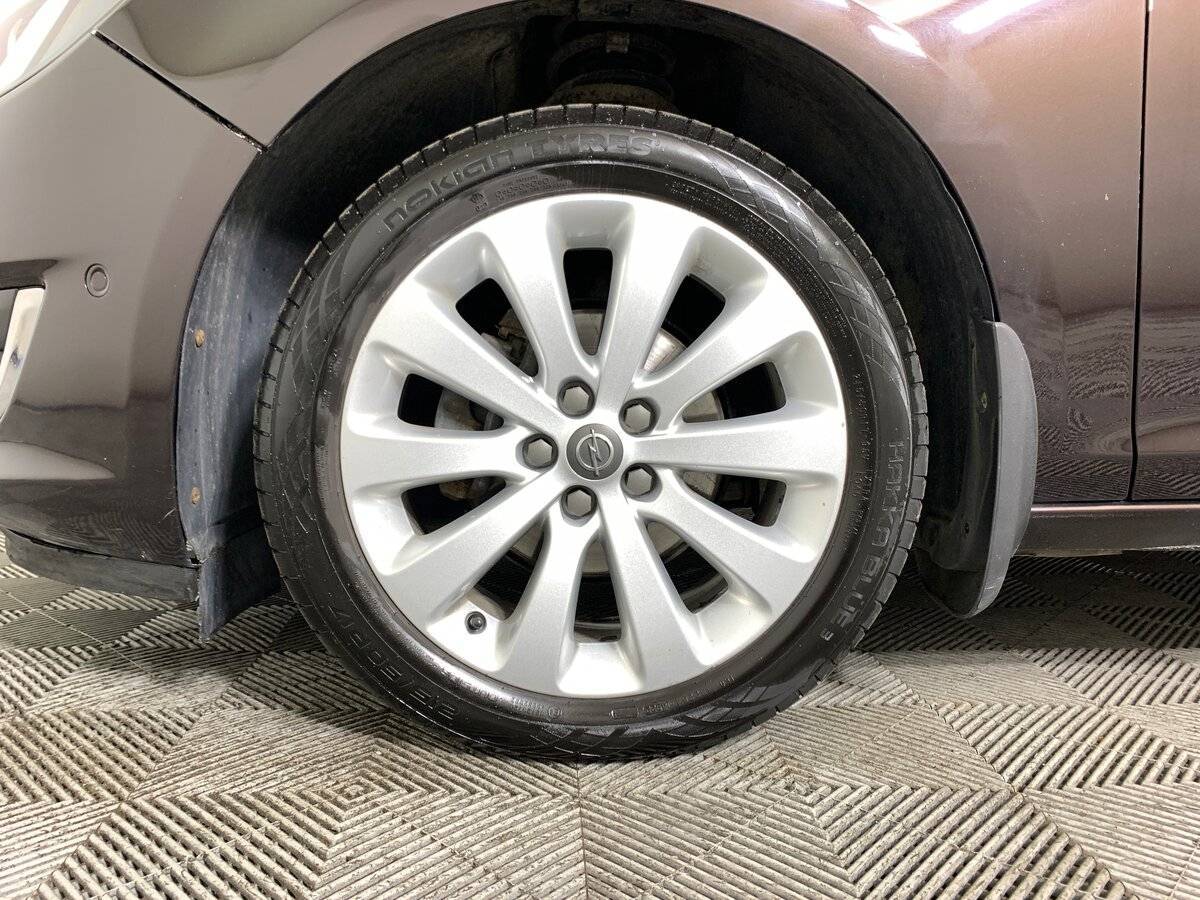 Opel Astra с пробегом — 2014 год. Фото: #8