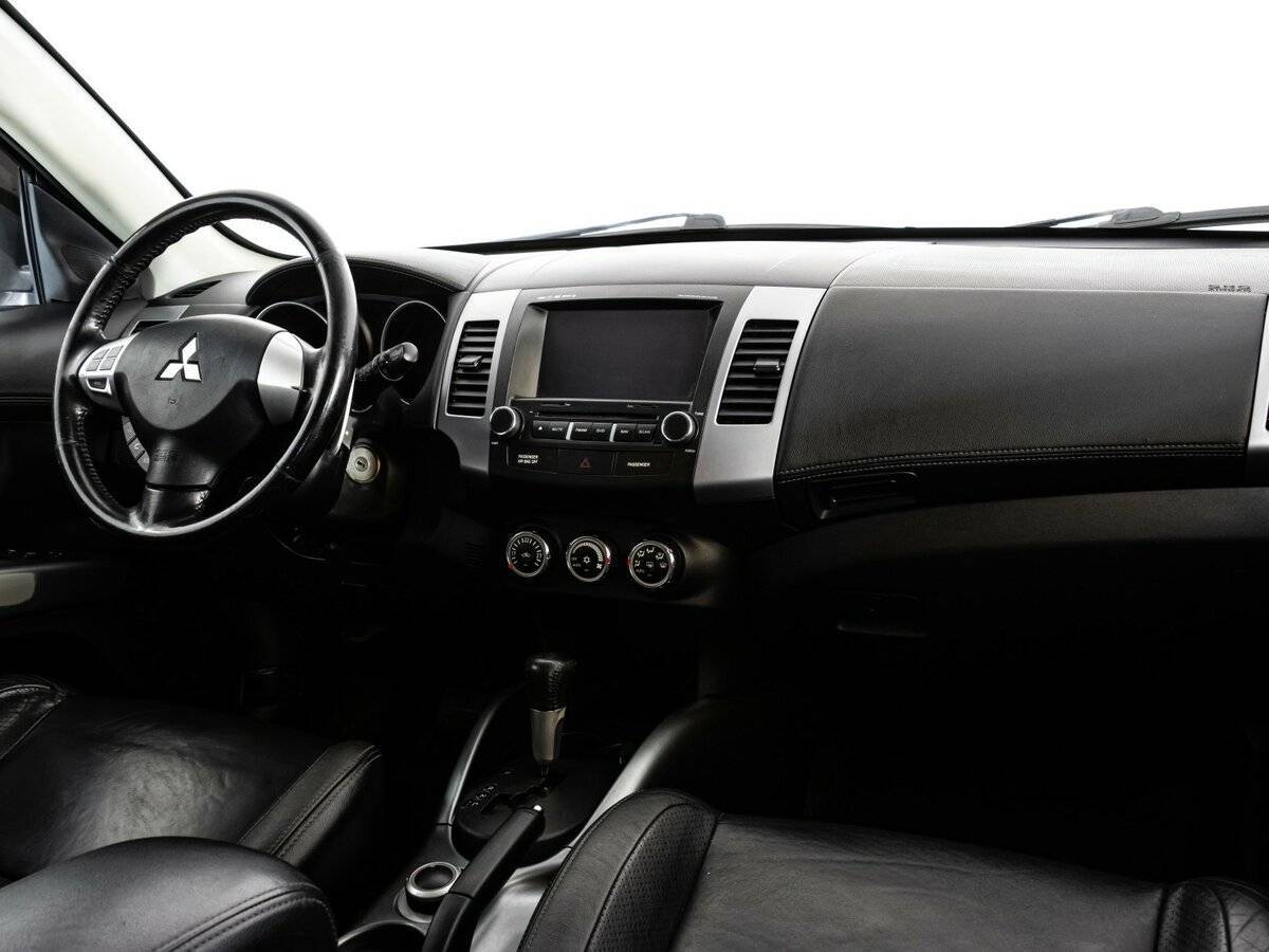 Mitsubishi Outlander с пробегом — 2010 год. Фото: #8