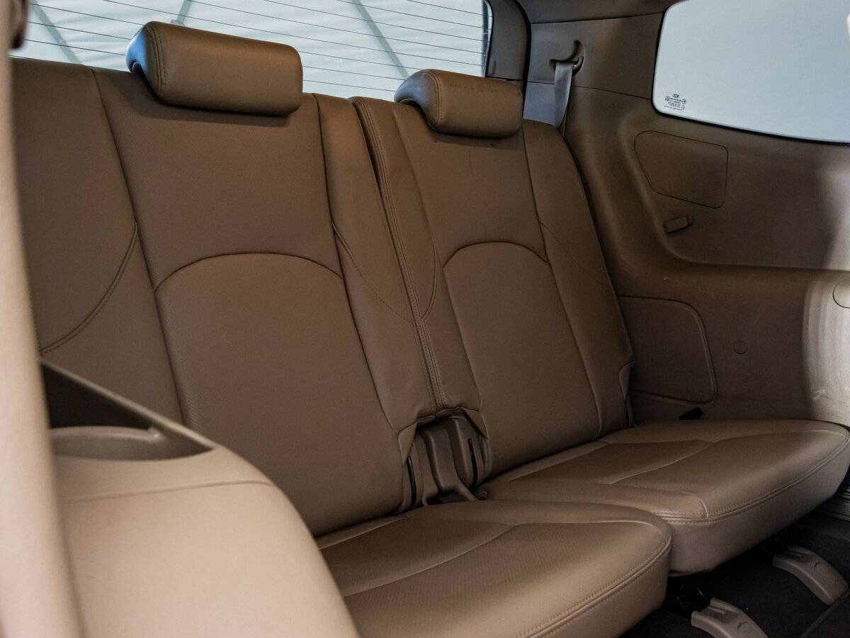 Kia Mohave с пробегом — 2012 год. Фото: #18